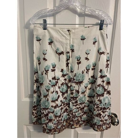 Speechless Super cute knee length flowy floral skirt. Size Medium - Picture 7 of 7